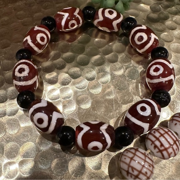 Pair of vintage glass bead bracelets elastic expandable brown and white - Picture 10 of 12